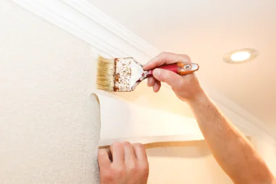 Pose de papier peint à Baby — revêtements muraux et toiles de verre